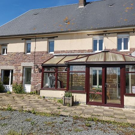 Chambre Double Avec Salle De Bains Privative Moyon Εξωτερικό φωτογραφία